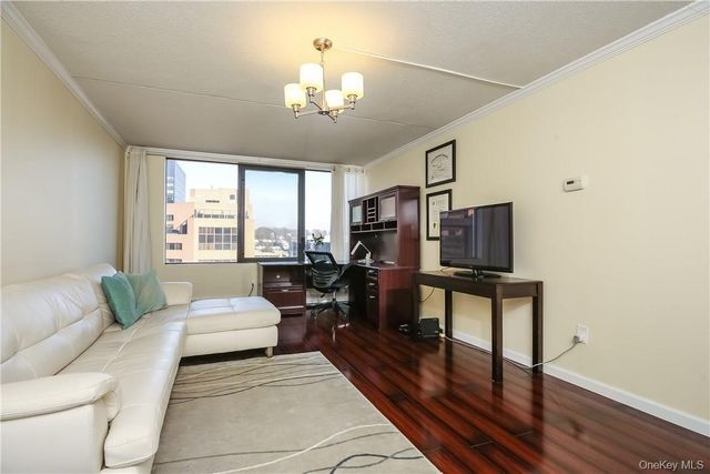 4 Martine Avenue 904, White Plains, NY 10606