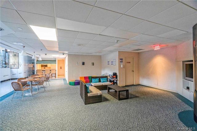 4 Martine Avenue 904, White Plains, NY 10606
