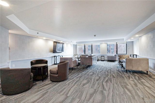 4 Martine Avenue 904, White Plains, NY 10606