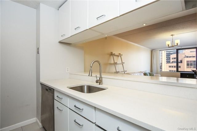 4 Martine Avenue 904, White Plains, NY 10606