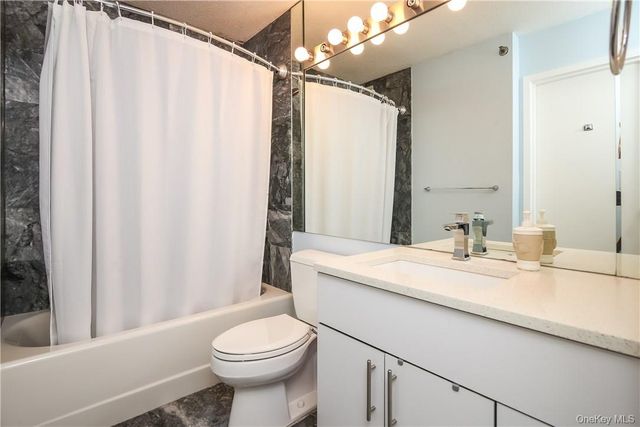 4 Martine Avenue 904, White Plains, NY 10606