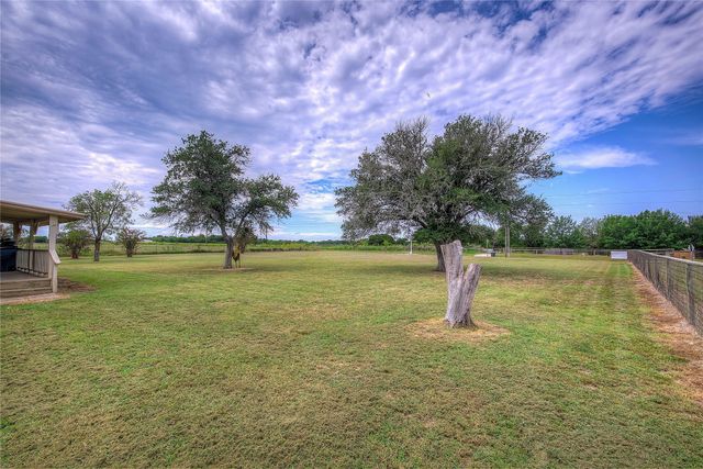 2721 Fm 2649, Lone Oak, TX 75453
