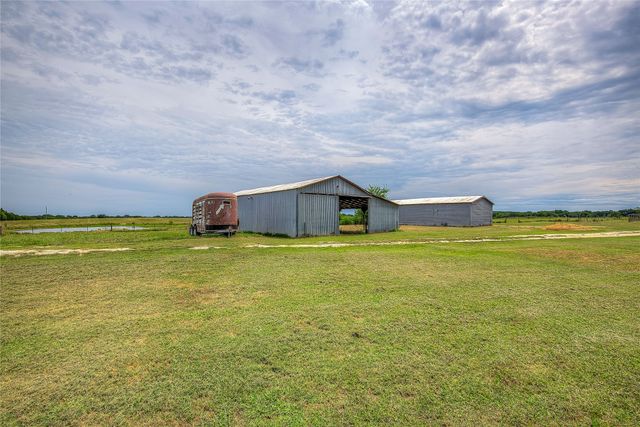 2721 Fm 2649, Lone Oak, TX 75453