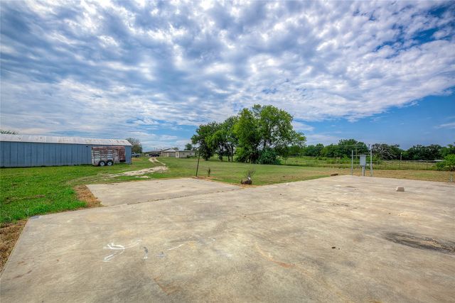 2721 Fm 2649, Lone Oak, TX 75453