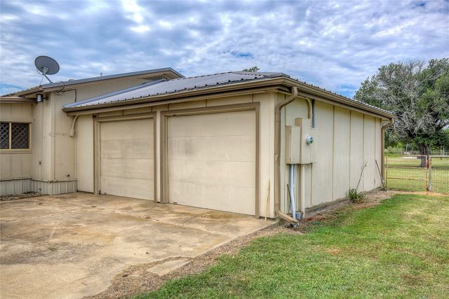 2721 Fm 2649, Lone Oak, TX 75453