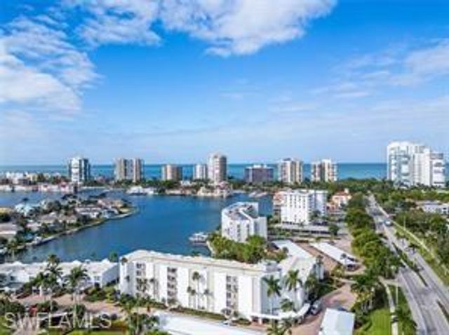 400 Park Shore DR # 102, Naples, FL 34103