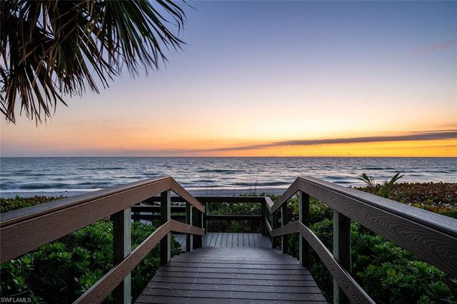 400 Park Shore DR # 102, Naples, FL 34103