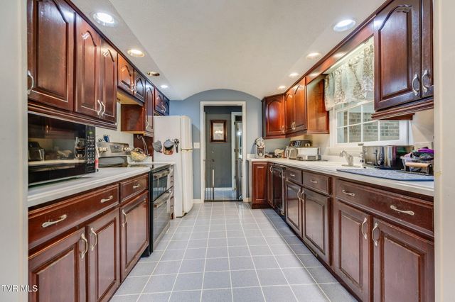 1201 Meadow Lane, Kingsport, TN 37663