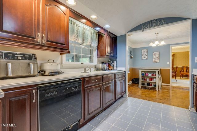 1201 Meadow Lane, Kingsport, TN 37663