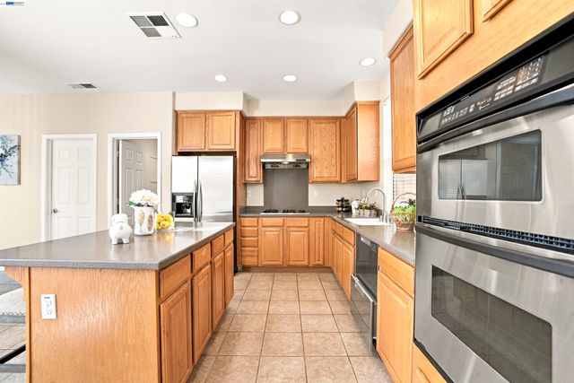 188 Black Mountain Circle, Fremont, CA 94536