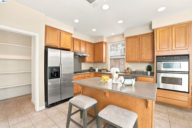 188 Black Mountain Circle, Fremont, CA 94536