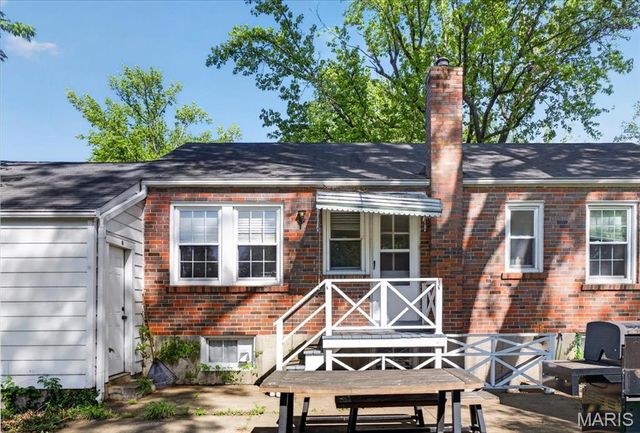 1133 N Geyer Road, Kirkwood, MO 63122