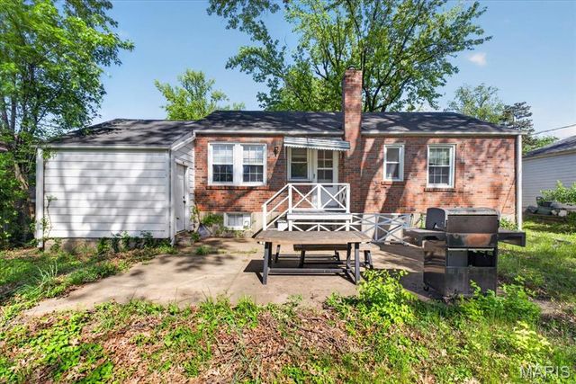 1133 N Geyer Road, Kirkwood, MO 63122