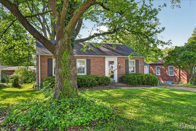 1133 N Geyer Road, Kirkwood, MO 63122