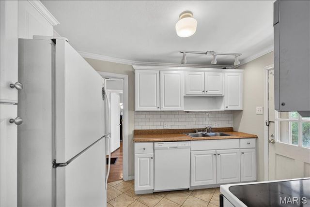1133 N Geyer Road, Kirkwood, MO 63122