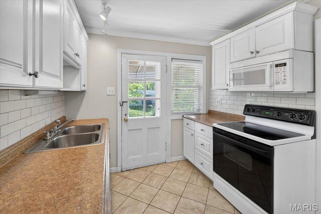 1133 N Geyer Road, Kirkwood, MO 63122