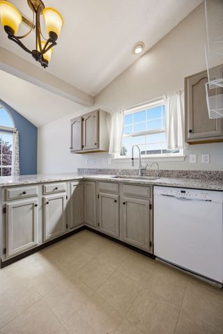 3260 Willowridge Drive D, Marion, IA 52302