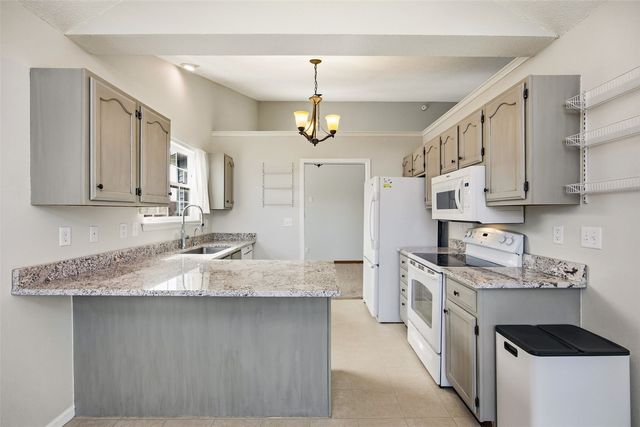 3260 Willowridge Drive D, Marion, IA 52302