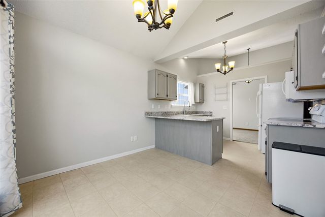3260 Willowridge Drive D, Marion, IA 52302