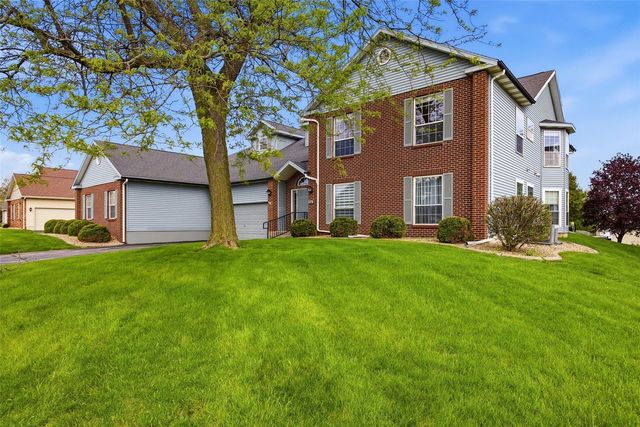 3260 Willowridge Drive D, Marion, IA 52302