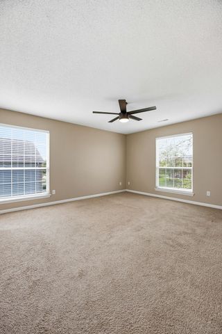3260 Willowridge Drive D, Marion, IA 52302