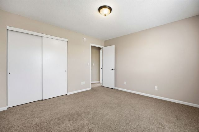 3260 Willowridge Drive D, Marion, IA 52302