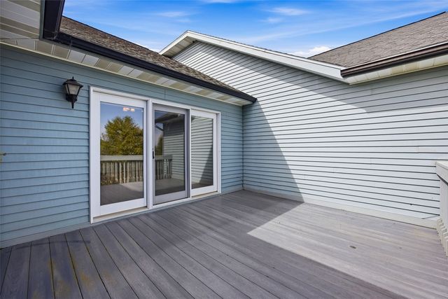 3260 Willowridge Drive D, Marion, IA 52302