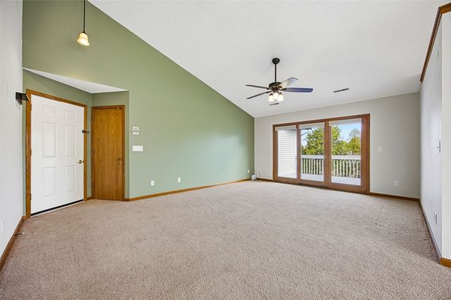 3260 Willowridge Drive D, Marion, IA 52302