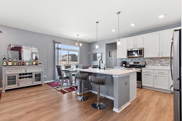 16614 S Silo Bend Drive, Lockport, IL 60441