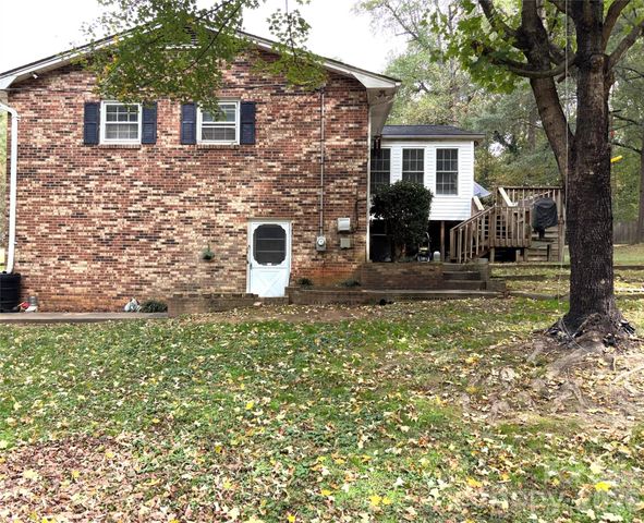 109 Churchill Road, Dallas, NC 28034