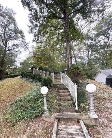 109 Churchill Road, Dallas, NC 28034