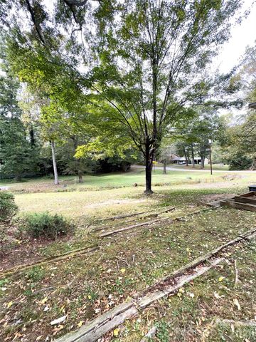 109 Churchill Road, Dallas, NC 28034