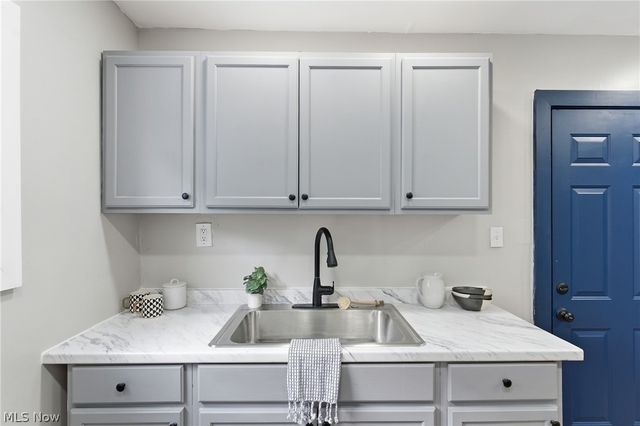 1304 W 73rd Street, Cleveland, OH 44102