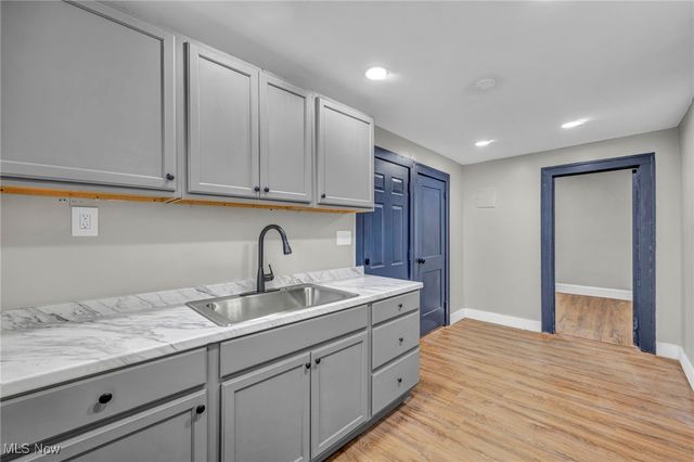 1304 W 73rd Street, Cleveland, OH 44102