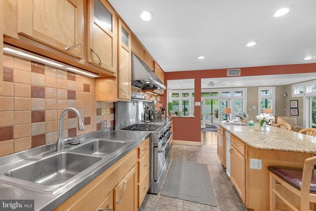 365 HAMAKER RD, Manheim, PA 17545