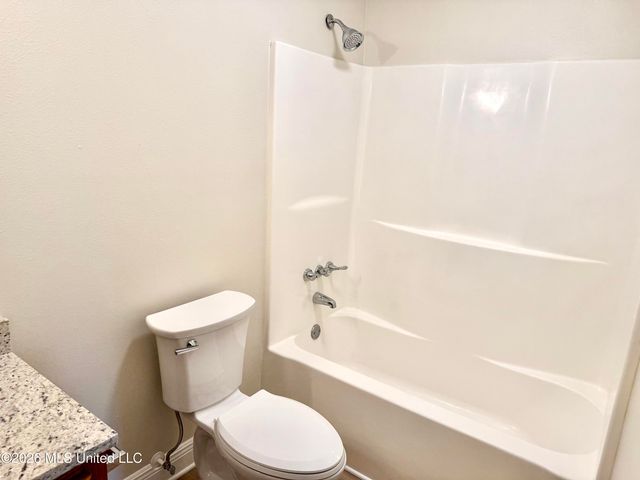 2516 S Beachview Drive, Ocean Springs, MS 39564