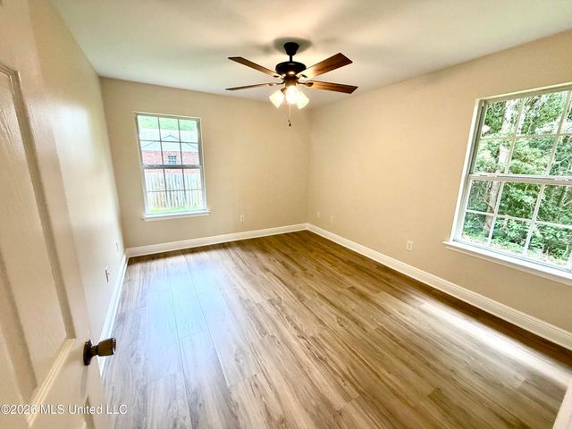 2516 S Beachview Drive, Ocean Springs, MS 39564