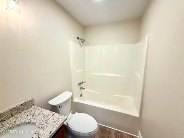 2516 S Beachview Drive, Ocean Springs, MS 39564
