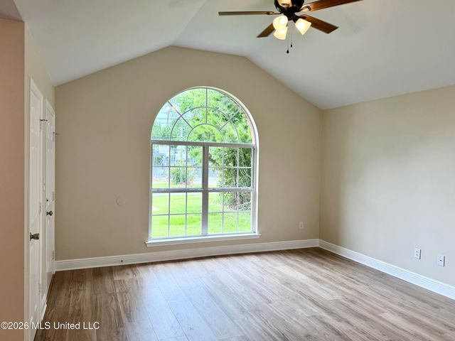 2516 S Beachview Drive, Ocean Springs, MS 39564