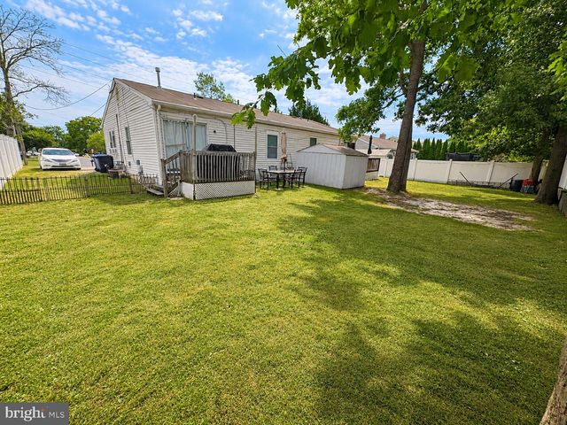 1553 BREAKERS DR, Manahawkin, NJ 08050