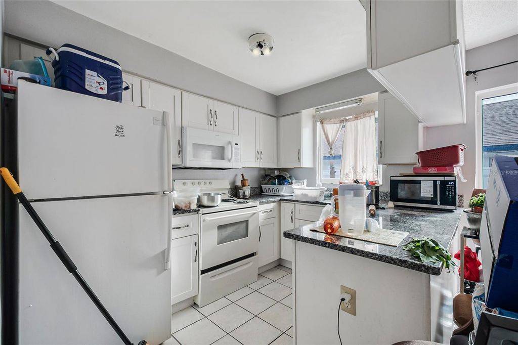 Image 5 of property listing at 4721 WATCH HILL COURT, Orlando, FL 32808