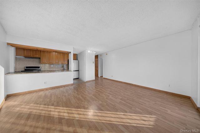 25-40 Shore Boulevard 15Q, Astoria, NY 11222
