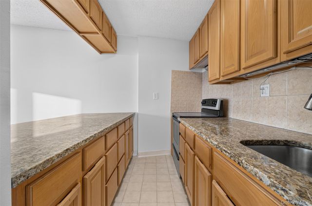 25-40 Shore Boulevard 15Q, Astoria, NY 11222