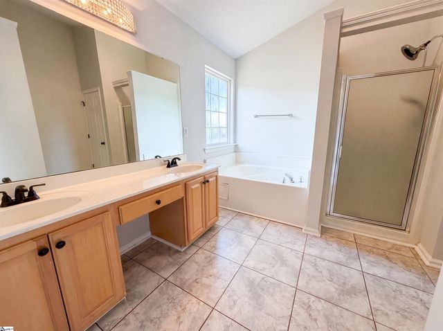9 Bluff Ridge Court, Greenville, SC 29617