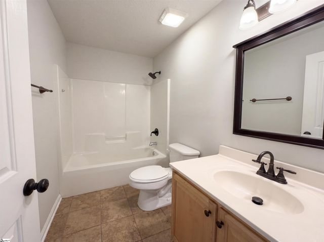 9 Bluff Ridge Court, Greenville, SC 29617