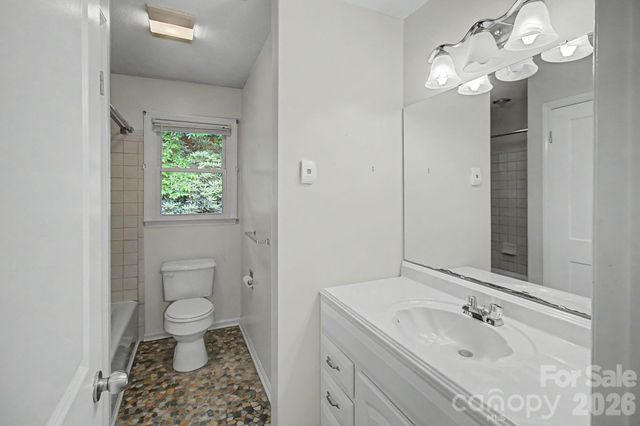 22 Mayfair Drive, Candler, NC 28715