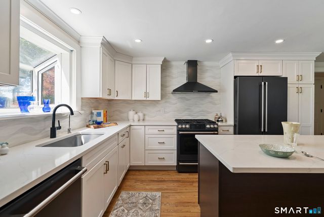 86 Fenwood Drive, Old Saybrook, CT 06475