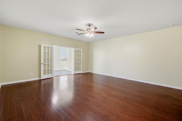 128 Carolina Wren Avenue, Moncks Corner, SC 29461