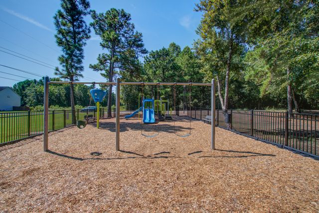 128 Carolina Wren Avenue, Moncks Corner, SC 29461