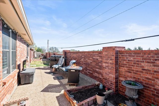 942 Cresthill Drive 20, Cedar Hill, TX 75104